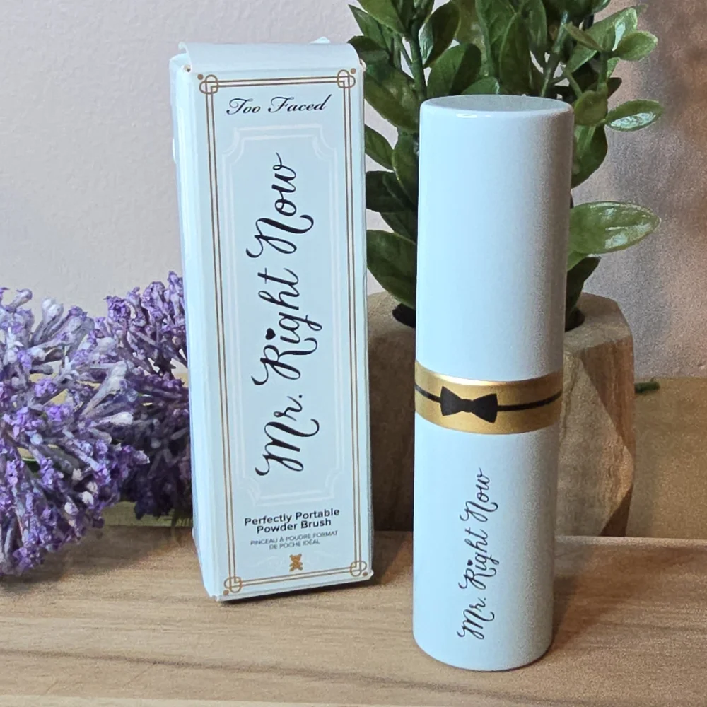 Too Faced Mr. Right Now Perfectly Portable Powder Brush Full Size For Travel New